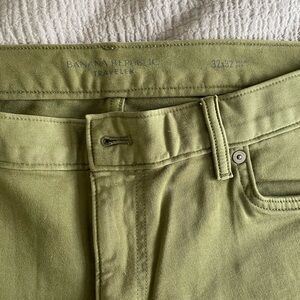 Banana Republic men’s traveler pant 32x32 slim fit.
